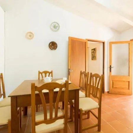 Sleeps 6 With Pool Air Con And Wifi Pollenca