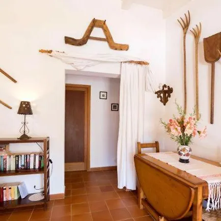 Villa Sleeps 6 With Pool Air Con And Wifi