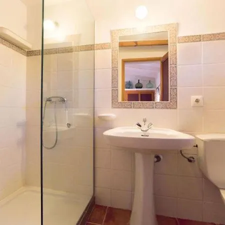 Sleeps 6 With Pool Air Con And Wifi *