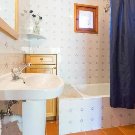 Sleeps 6 With Pool Air Con And Wifi * Pollenca